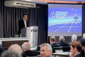 Rodrigo Kimura, da Engie, mostrou detalhes do programa solar na Fiesc